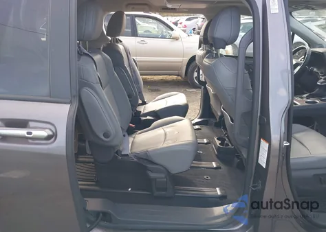 2022 Toyota Sienna Xle z USA, uszkodzony, nr VIN 5TDJRKEC5NS091036